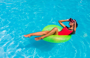 This Summer’s Hottest Moneymaker? Renting out Your Swimming Pool
