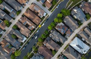 US homeowners add rooftop solar at record clip to cut power bills